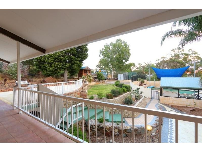21 Nangana Way, Kalamunda WA 6076
