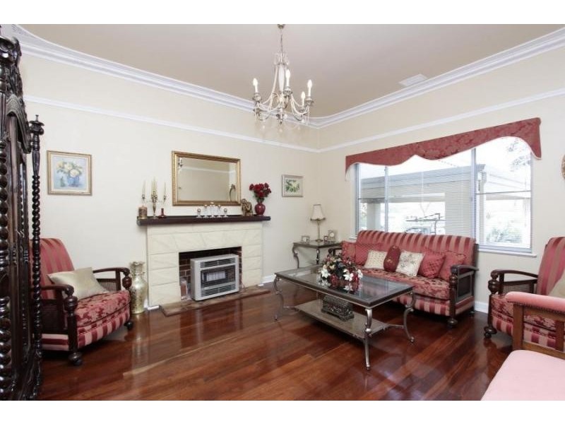 138 Lockhart Street, Como WA 6152