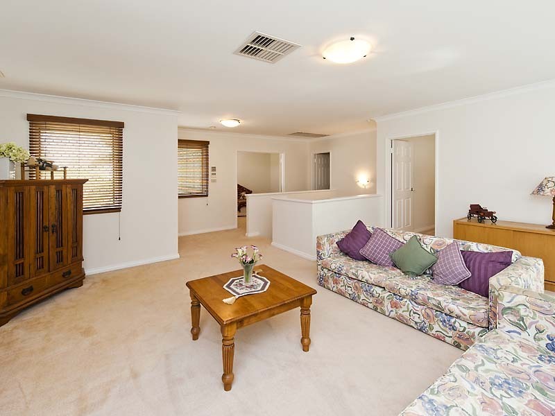 2/44 Lockhart Street, Como WA 6152