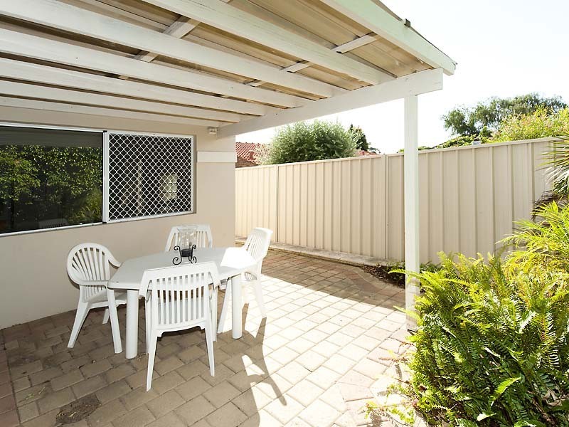 2/44 Lockhart Street, Como WA 6152