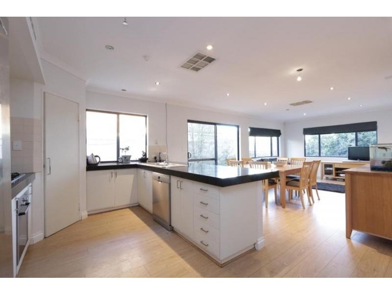 13 Mofflyn Circle, East Victoria Park WA 6101