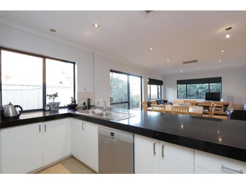 13 Mofflyn Circle, East Victoria Park WA 6101