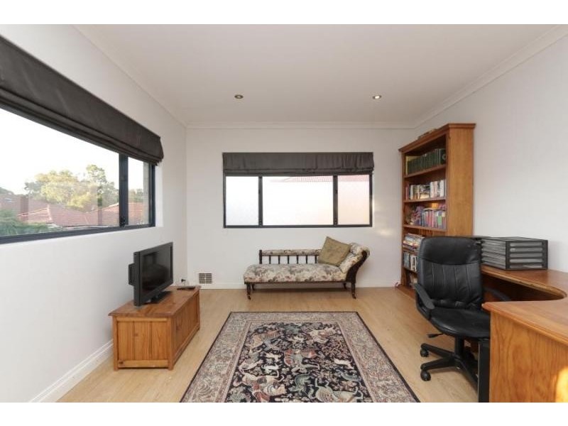 13 Mofflyn Circle, East Victoria Park WA 6101