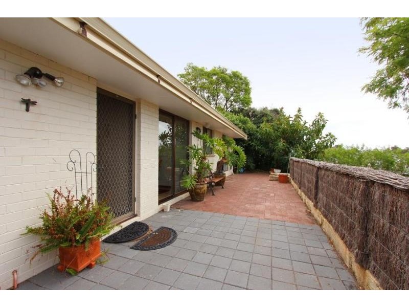 44B Letchworth Centre, Salter Point WA 6152