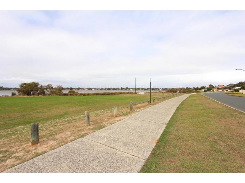 44B Letchworth Centre, Salter Point WA 6152