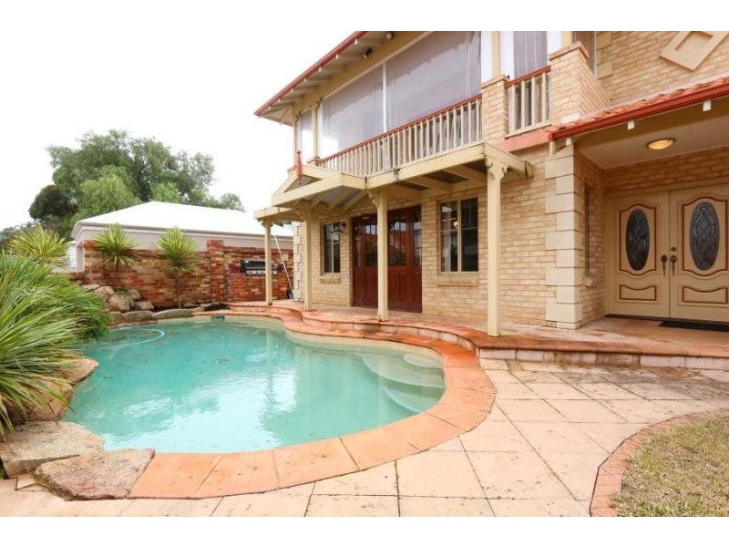 59 River Way, Salter Point WA 6152