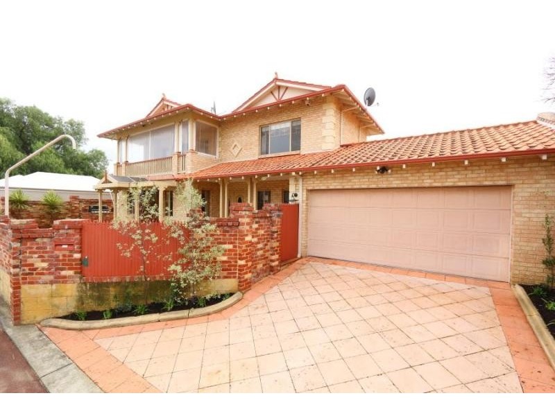 59 River Way, Salter Point WA 6152