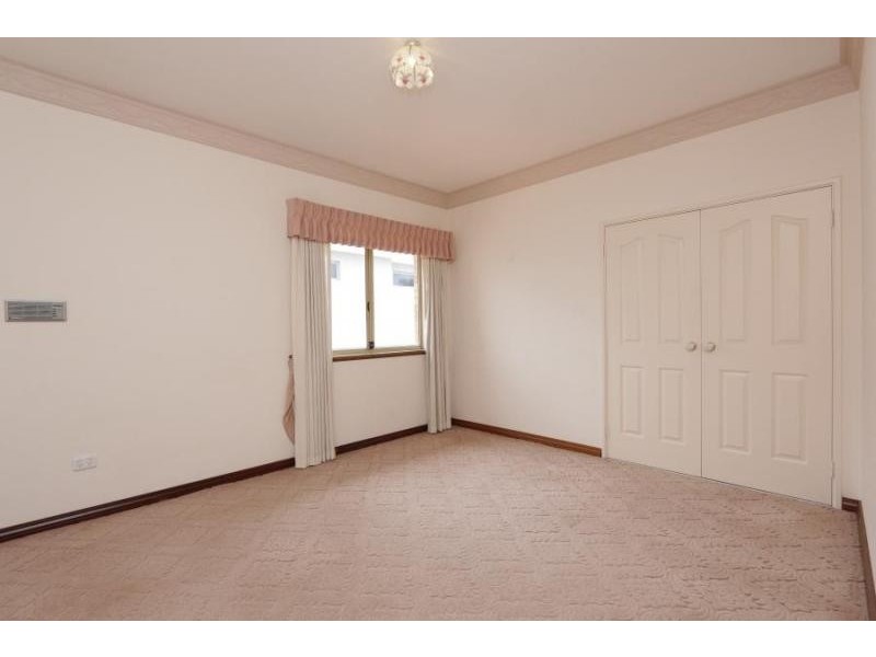 59 River Way, Salter Point WA 6152