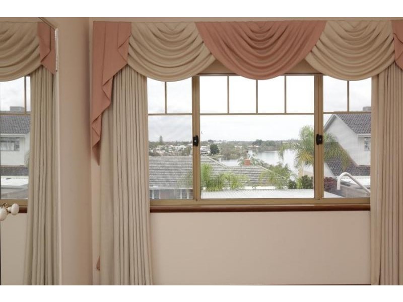 59 River Way, Salter Point WA 6152