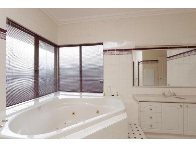 59 River Way, Salter Point WA 6152