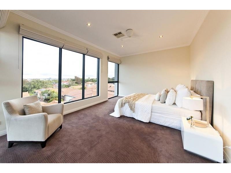 2/43 South Terrace, Como WA 6152