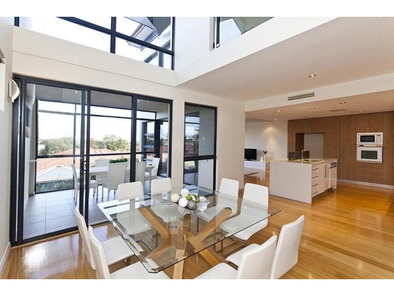 2/43 South Terrace, Como WA 6152