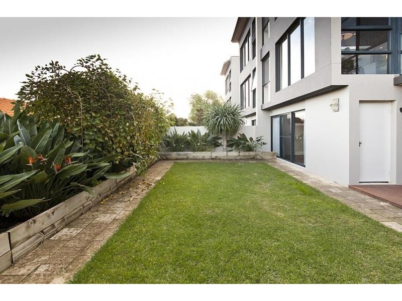 2/43 South Terrace, Como WA 6152