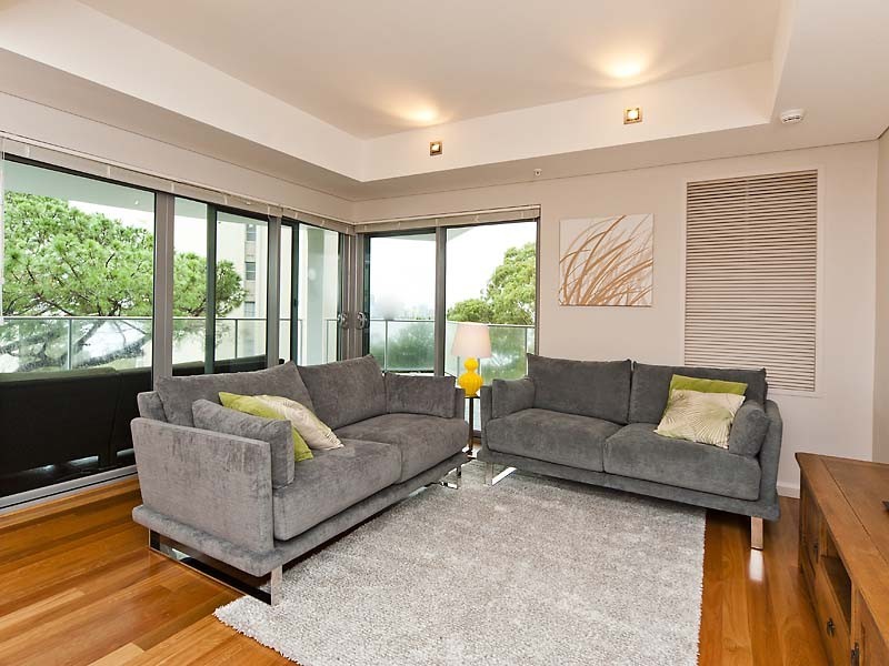 4/152 Mill Point Road, South Perth WA 6151