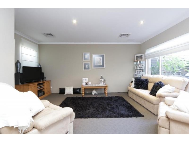 75 Welwyn Avenue, Salter Point WA 6152