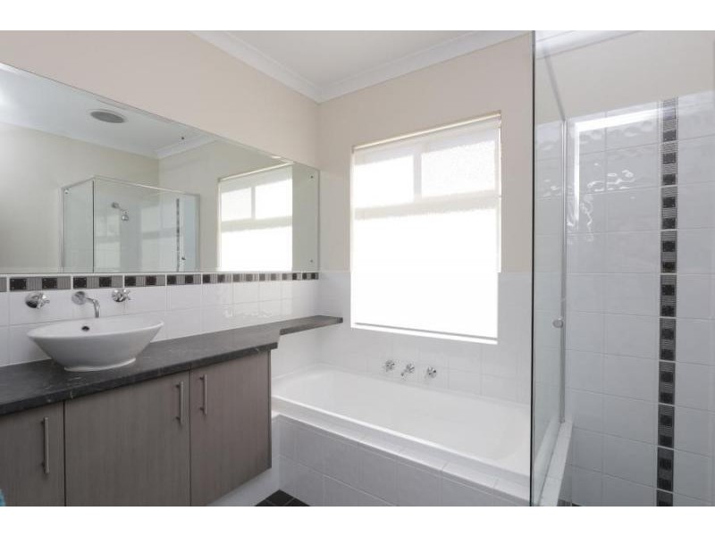 75 Welwyn Avenue, Salter Point WA 6152