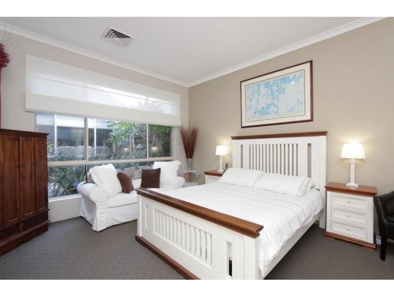 75 Welwyn Avenue, Salter Point WA 6152
