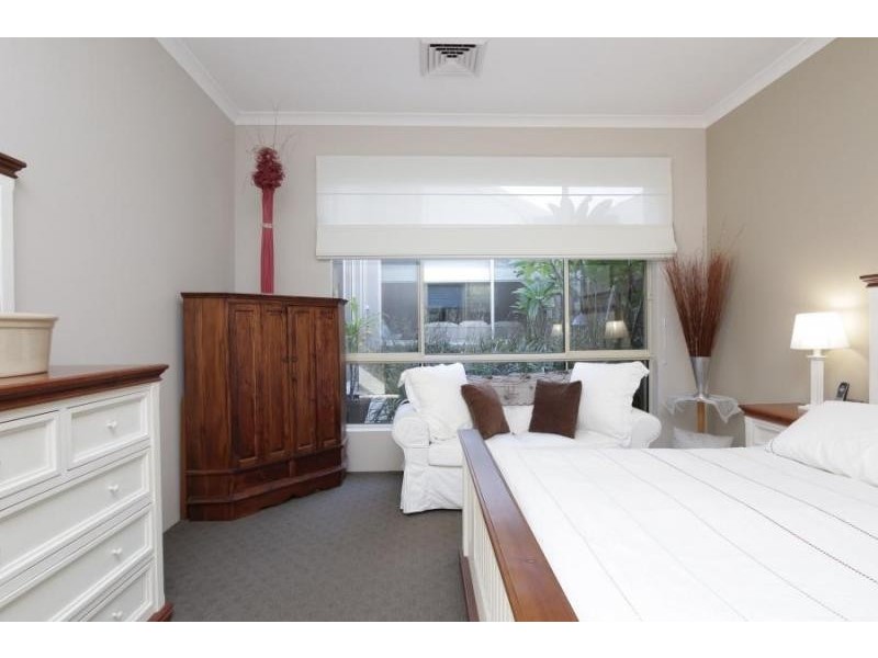 75 Welwyn Avenue, Salter Point WA 6152