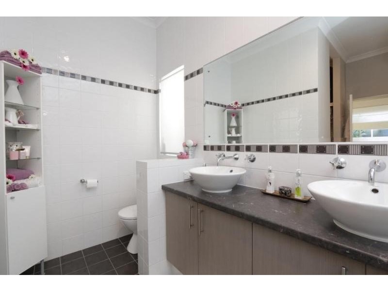 75 Welwyn Avenue, Salter Point WA 6152