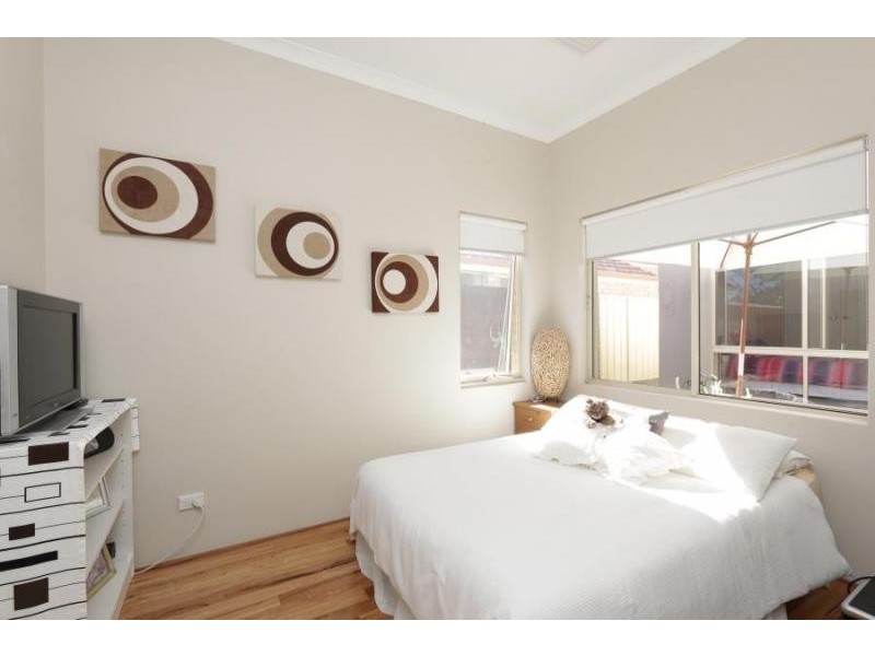 75 Welwyn Avenue, Salter Point WA 6152