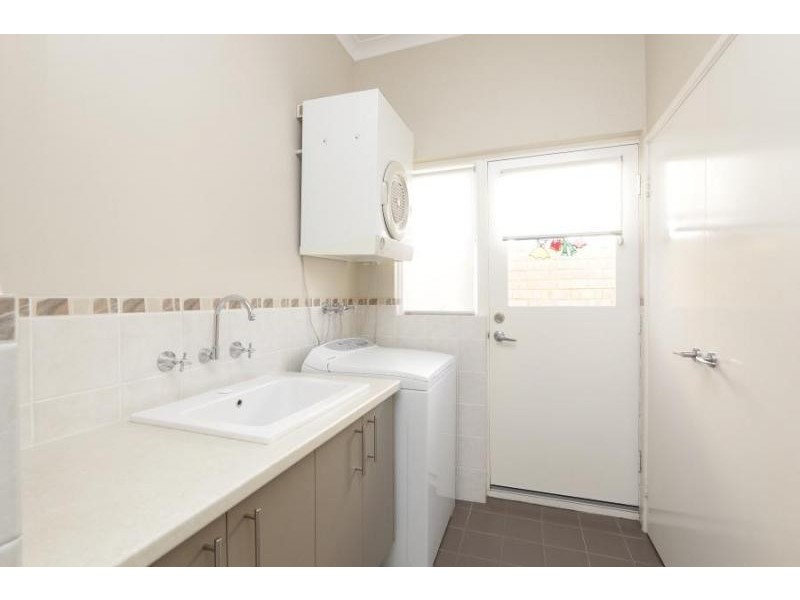 75 Welwyn Avenue, Salter Point WA 6152