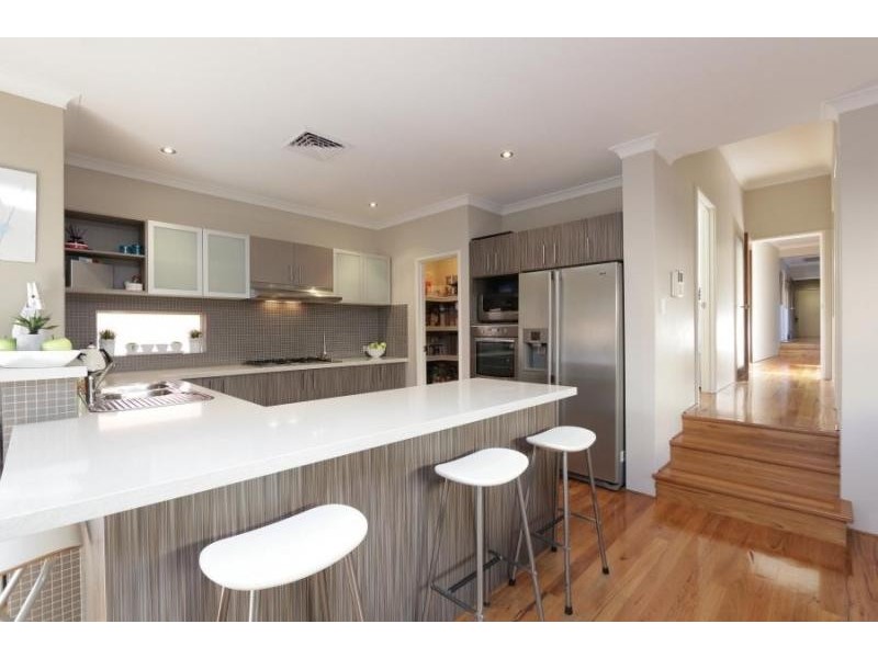 75 Welwyn Avenue, Salter Point WA 6152