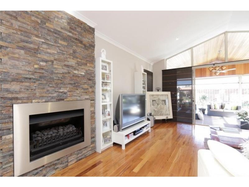 75 Welwyn Avenue, Salter Point WA 6152