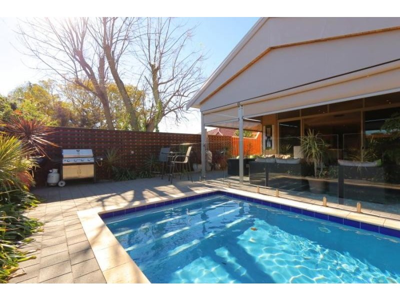 75 Welwyn Avenue, Salter Point WA 6152