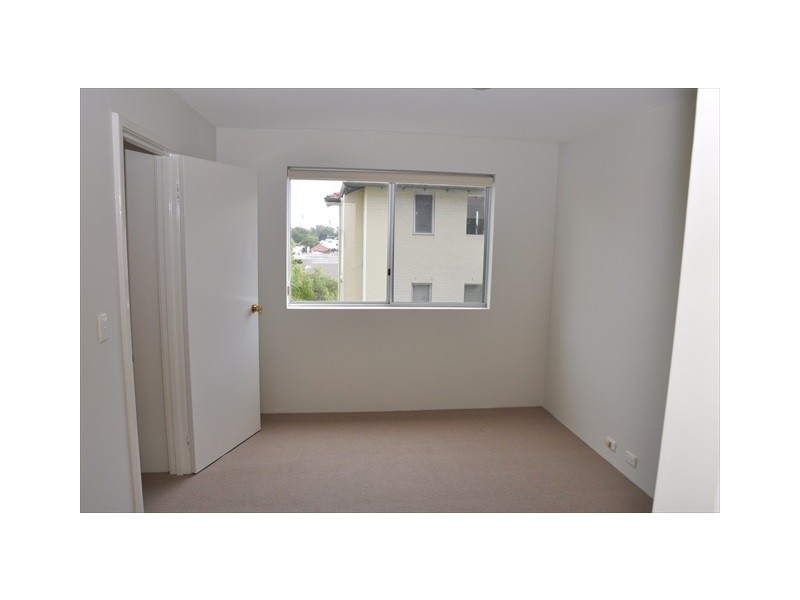 15W/107 Washington, Victoria Park WA 6100