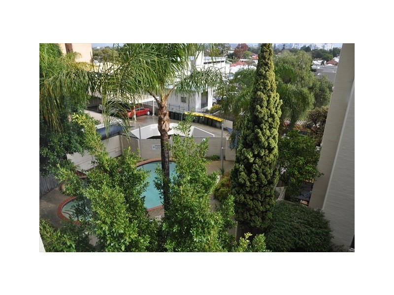 15W/107 Washington, Victoria Park WA 6100