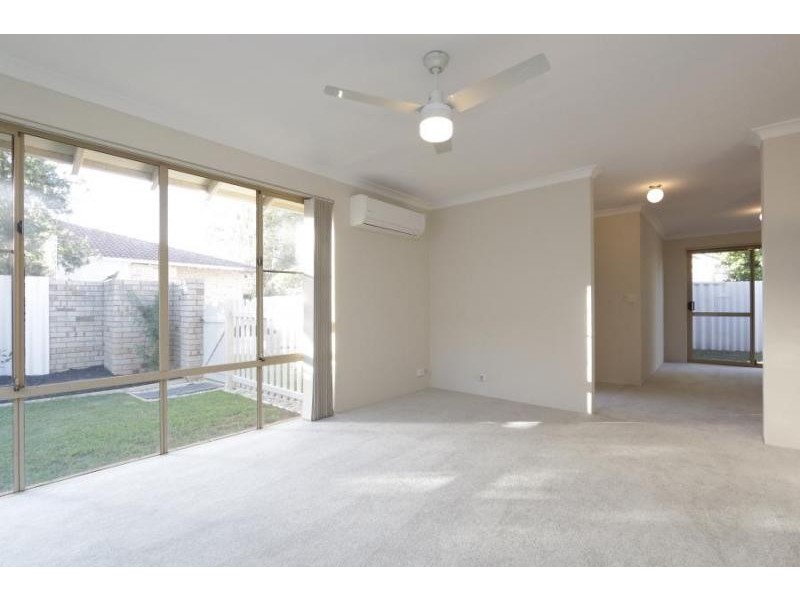 2/89 Edgecumbe Street, Como WA 6152