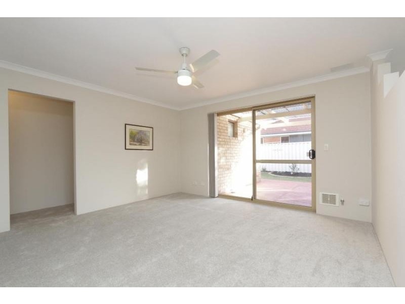 2/89 Edgecumbe Street, Como WA 6152