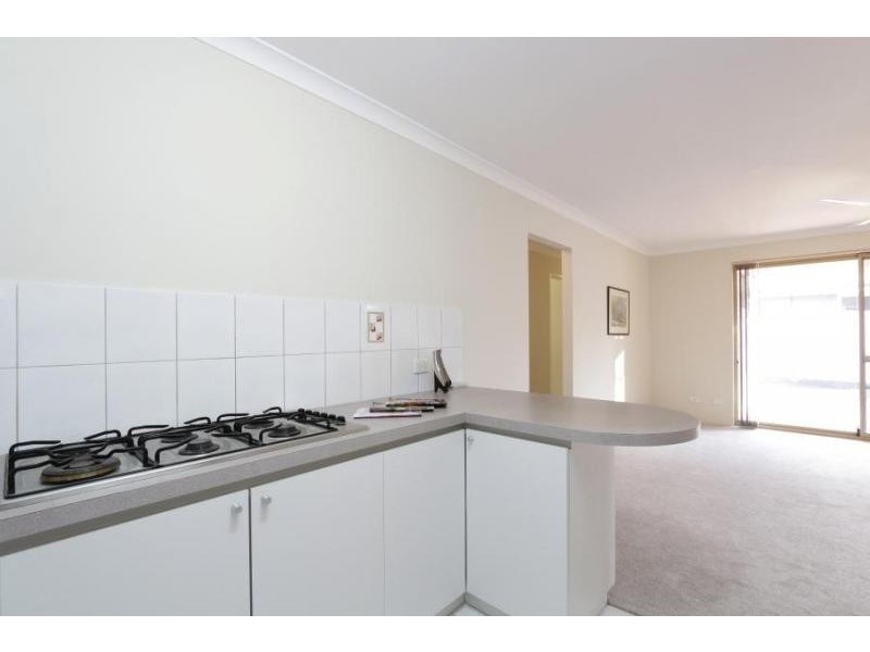 2/89 Edgecumbe Street, Como WA 6152