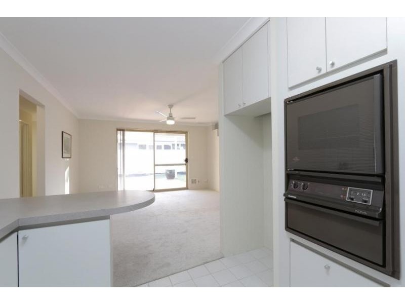 2/89 Edgecumbe Street, Como WA 6152