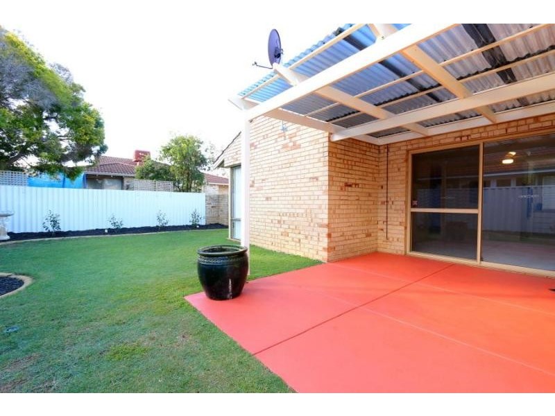 2/89 Edgecumbe Street, Como WA 6152