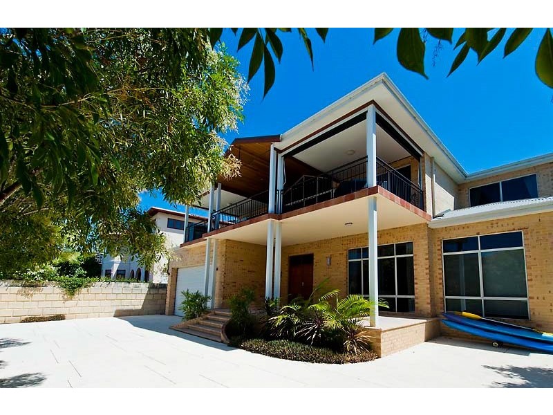 12 Salter Point Parade, Salter Point WA 6152