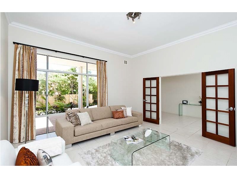 12 Salter Point Parade, Salter Point WA 6152