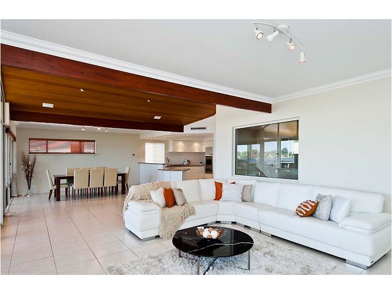 12 Salter Point Parade, Salter Point WA 6152