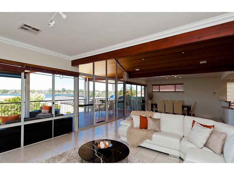 12 Salter Point Parade, Salter Point WA 6152