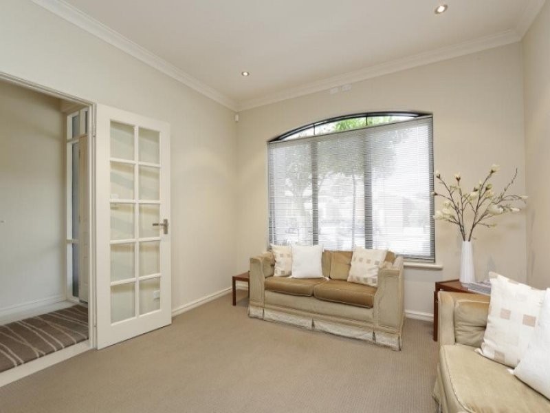 89 McDonald Street, Como WA 6152