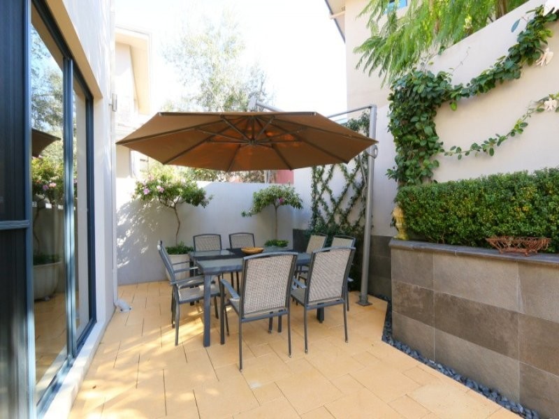 89 McDonald Street, Como WA 6152