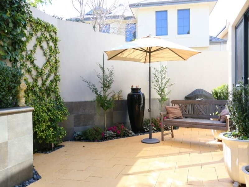 89 McDonald Street, Como WA 6152