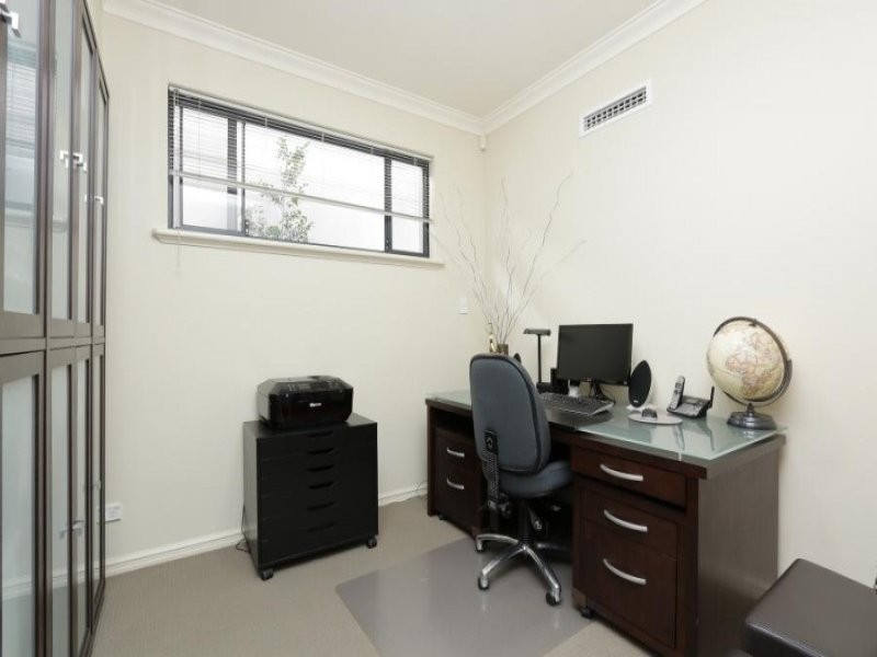 89 McDonald Street, Como WA 6152