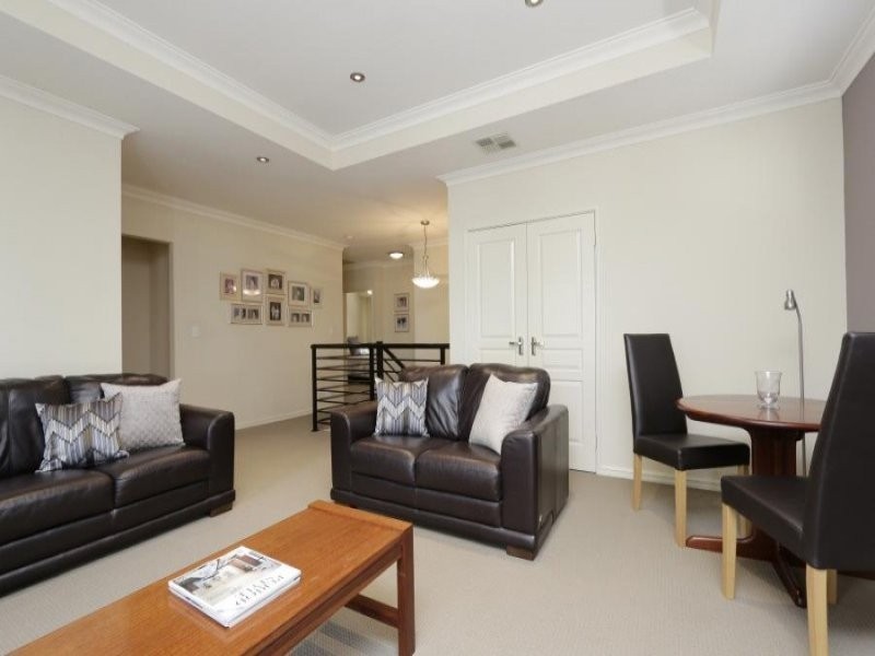 89 McDonald Street, Como WA 6152