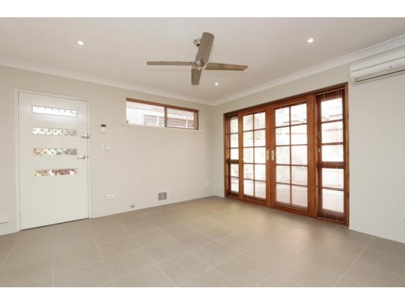 9/176 Labouchere Road, Como WA 6152