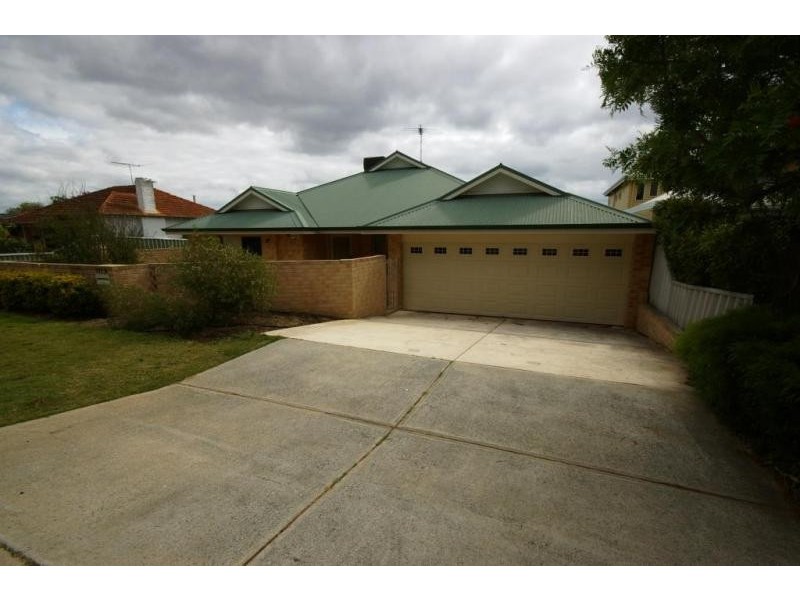 137a Lockhart Street, Como WA 6152