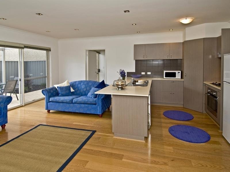 2/15 Sydenham Street, Rivervale WA 6103