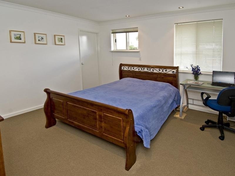 2/15 Sydenham Street, Rivervale WA 6103