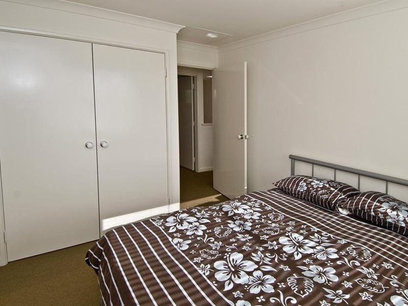 2/15 Sydenham Street, Rivervale WA 6103