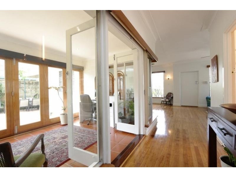 27 Axford Street, Como WA 6152